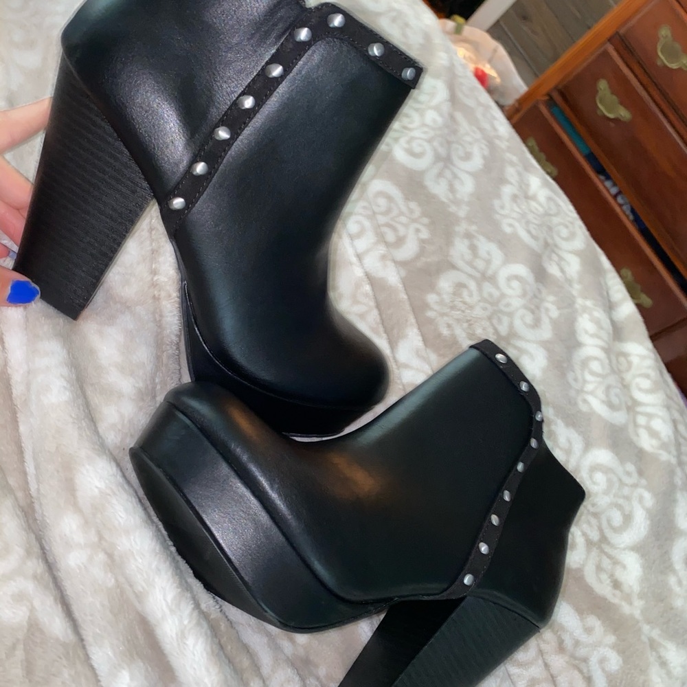 Report Boots